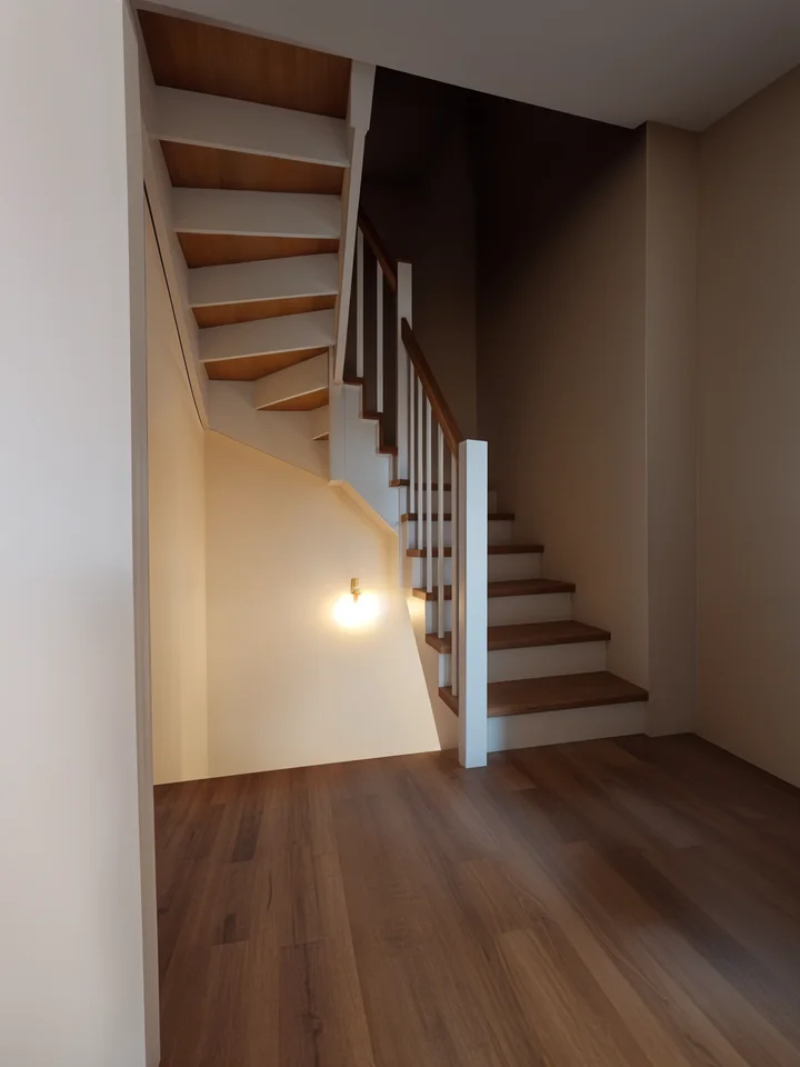 Schody nakładane z białymi prętami balustrady i drewnianymi stopniami
